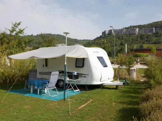 Stellplatz Komfort : 2 Pers. + Auto + Strom / 120 m²