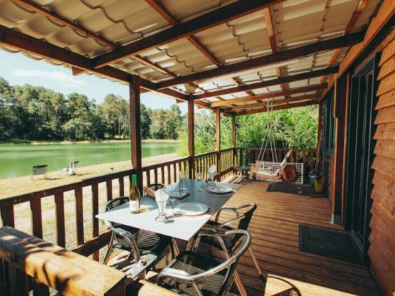 Chalet devant l'étang