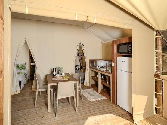 Tente JUNGLE - Gamme Standard / 2 chambres sans sanitaires