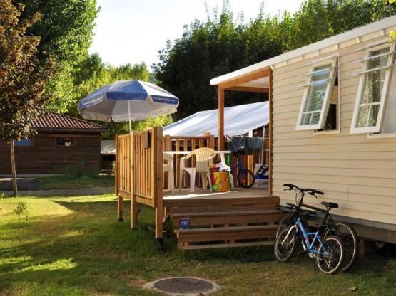 Mobil-Home Standard 31m² 3 Zimmer halbbedeckte Terrasse 7m² + TV