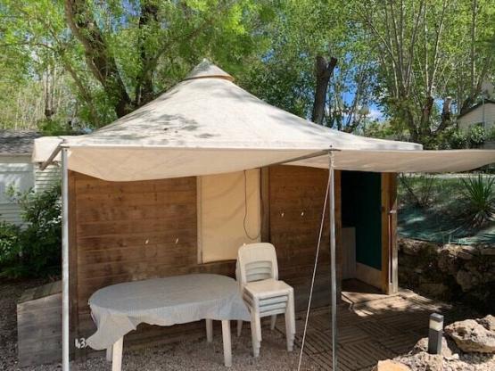 LODGE TOILE BOIS - without toilet blocks
