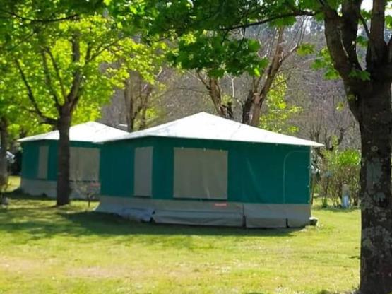 Bungalow toilé équipé