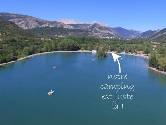 Bungalow Lodge Premium : 3 chambres, salle de bain, WC, cuisine, jacuzzi, plancha