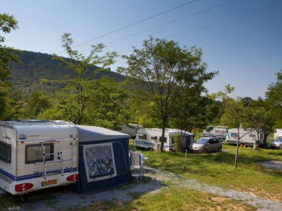 Emplacement Confort Large Tente/Van/Caravane/Camping-Car (avec électricité)
