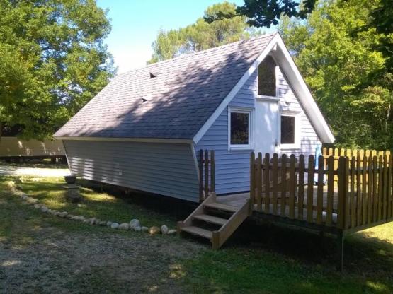 Cabane sur pilotis avec terrasse (2/4 adultes + 2 enfants - 10 ans)