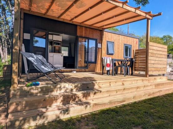 Stacaravan Standing-32m² - 3 slaapkamers - airconditioning