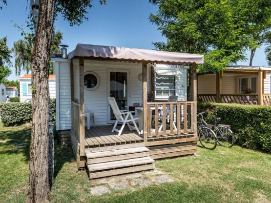 Mobilhome  DUO: 1 chambre, 18m², terrasse bois couverte,  climatisation.