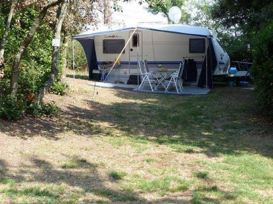 Comfort Pakket: standplaats, Voertuig, Tent of caravan of kampeerauto, Elektriciteit