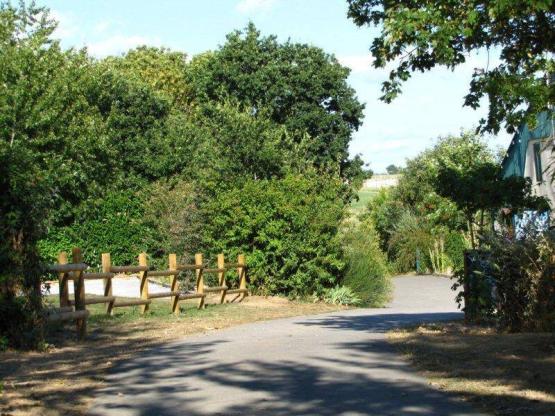 Emplacement Plein air détente + tente ou caravane + véhicule