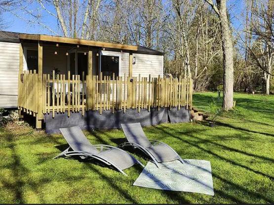Mobil-home Le Chêne (2 chambres) - BORD RIVIERE - Rénové 2024
