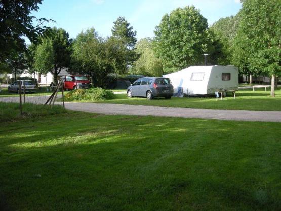 Forfait Confort (1 Tente ou 1 Caravane + 1 voiture ou 1 Camping-car / électricité 10A)