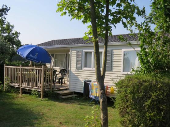 Mobil-Home Confort 25m² (2ch-4pers) + 1SDB + WC + TV + Terrasse semi-couverte