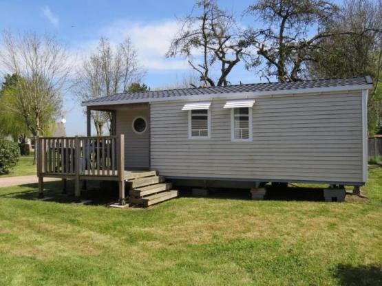 Mobil-Home Confort 31m² (3ch-6pers) + 1SDB + WC + Terrasse semi-couverte