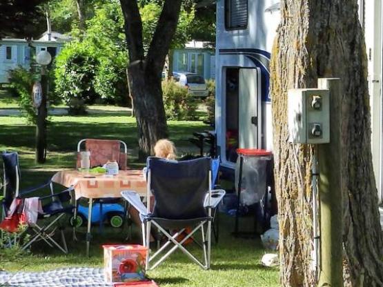 Forfait Confort + électricité 6A (1 emplacement + 1 véhicule)