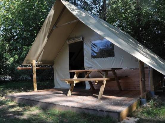 Tente 'Amazone' 20 m² + terrasse