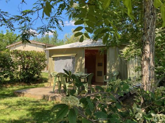 Bungalow toilé 20m² 2 chambres - Arrivée le Samedi en Juillet et Août