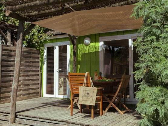 Paillotte BAYA PREMIUM  24m² / 1 chambre - Terrasse 11m²