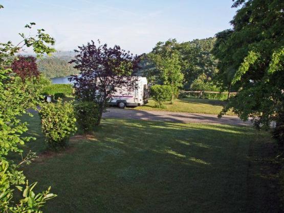 Stellplatz Nature (Zelt, Wohnwagen, Wohnmobil / 1 Auto)