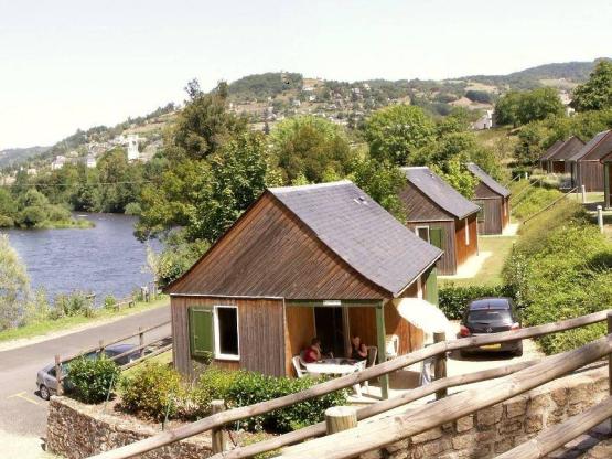 Chalet PMR 32m² / 2 ch + terrasse couverte (TV-wifi-draps) adapté pour personnes à mobilité réduite