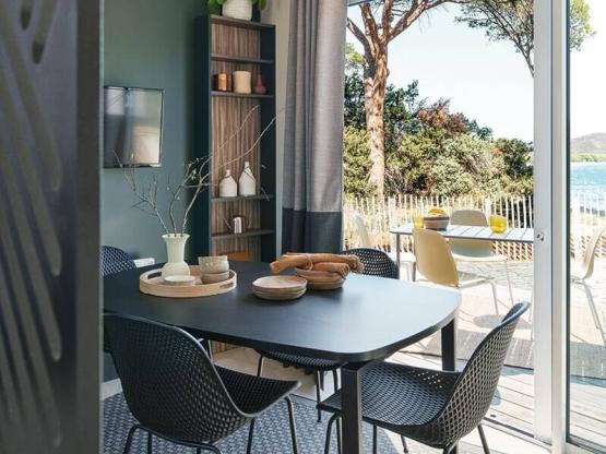 Mobil home SUPER PREMIUM ESPACE Otello, 36m², 2 ch, climatisation, 2 salles d'eau/wc,