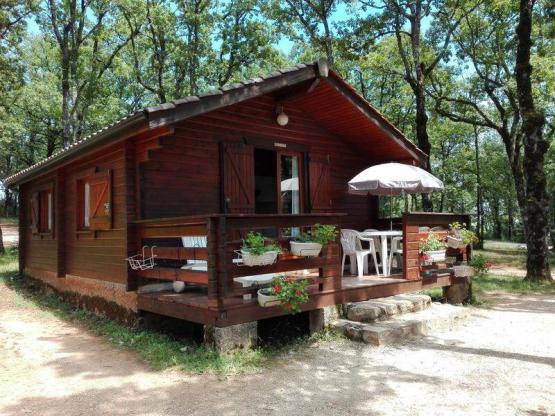 AUTHENTIQUE CHALET BOIS 5 PLACES grande terrasse à Saint Cirq Lapopie