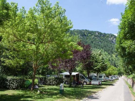 Stellplatz Nature: Auto + Zelt/Wohnwagen oder Wohnmobil