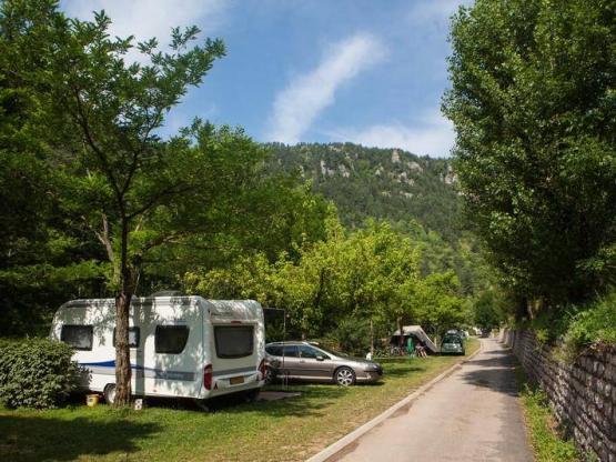 Basisprijs Comfortplaats : auto + tent/caravan of kampeerauto + elektriciteit