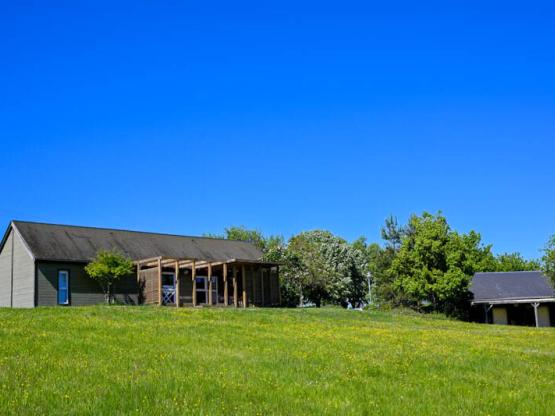 Chalet Horizon 85m² (4 chambres) avec terrasse couverte - Le Parc des Coteaux (800 m du camping)