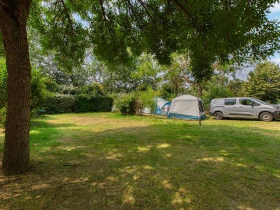Forfait Confort : tente, caravane ou camping-car / 1 voiture / électricité 10A