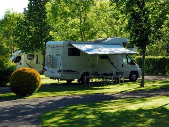 Stellplatz + Wohnmobil