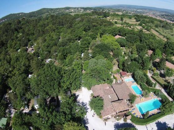 Gîte Roussillon 35m² avec Spa privatif + 12m² de terrasse couverte et petit jardinet