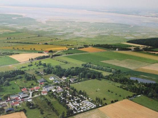 Emplacement Privilège garden - emplacement de 100 m²  avec électricité 10A et table/ 5 pers max