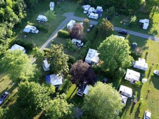 FORFAIT BASIC - (emplacement avec véhicule, sans électricité, 2 pers incluses)