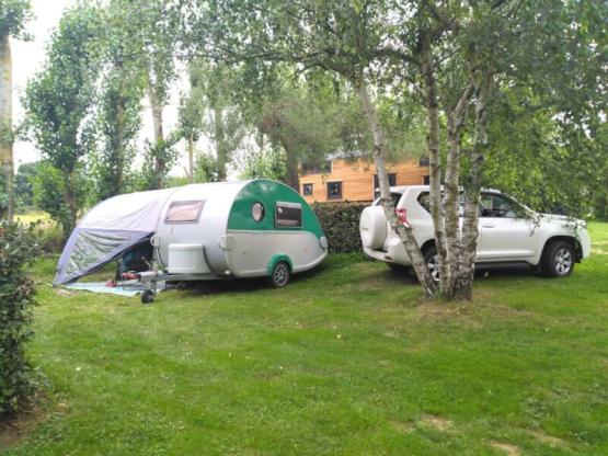Emplacement tentes, caravane et camping-car