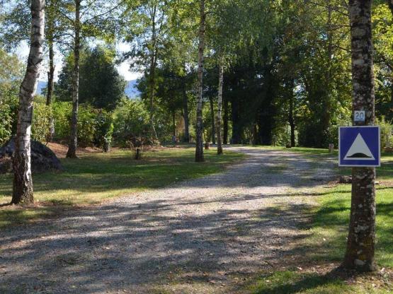 FORFAIT GRAND CONFORT 2 CAMPEURS - 1 tente ou caravane ou camping car , avec électricité
