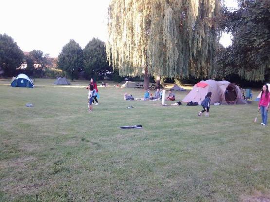 Hiking package + 1 tent + 1 person (without vehicle) and without electricity