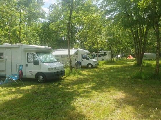 Emplacement électricité 10A (camping car, van, caravane, tente )