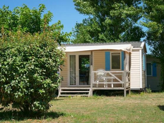 Mobil-home Standard 27m² (2 chambres) + TV + terrasse semi-couverte 18m²