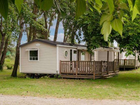Mobil-home Standard 31m² (3 chambres) + TV + terrasse semi-couverte 18m²