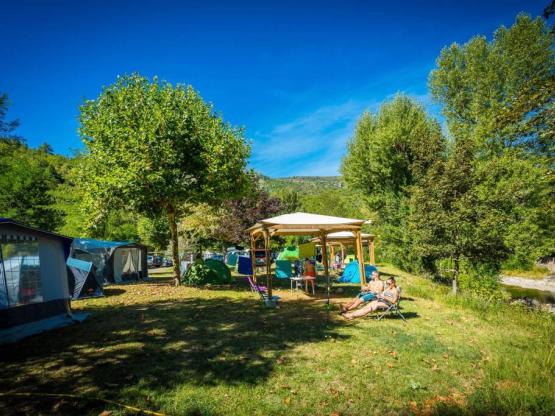 Stellplatz Privilège 125m² Am Fluss  / Pergola