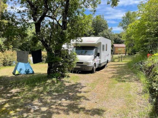 Forfait Campeur confort - éléctricité incluse - Voiture/Camping-Car/Van/Caravane