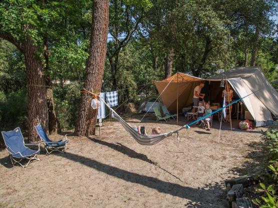 Stellplatz  CONFORT + (Zelt, Wohnwagenn / Strom 6A)