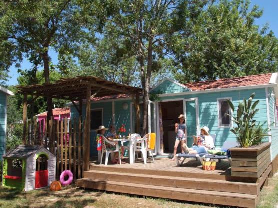 MOBIL-HOME FAMILY KIDS CLIMATISE : 2 Chambres 2 SDB (avec enfants de moins de 5 ans et 12 ans max)