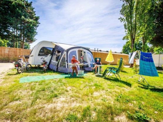 Emplacement Access - 80m² 1 véhicule + électricité