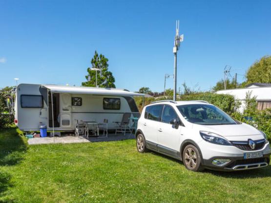Emplacement camping-car et caravane + électricité 6A