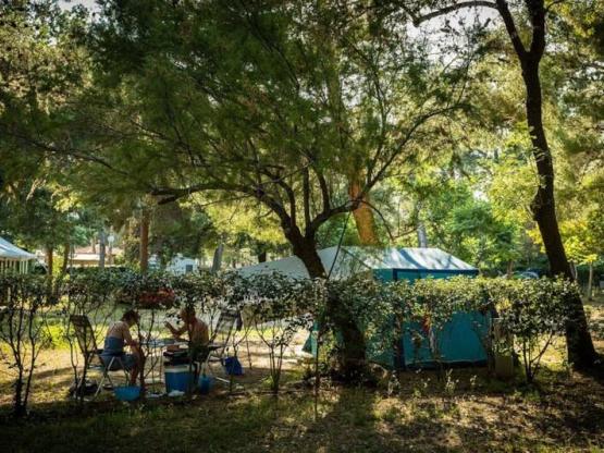 Emplacement CONFORT (~80 m²) électricité en option