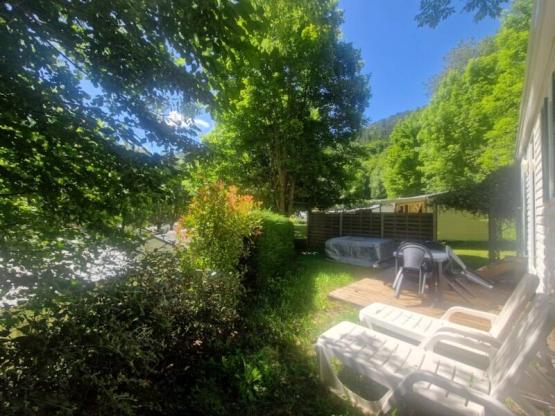 LE ZEN AVEC DES BULLES - env. 30 m² - 2 chambres - SPA PRIVE + terrasse en bois