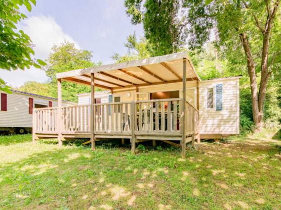 Stacaravan 4/6 plaatsen 26m². TV