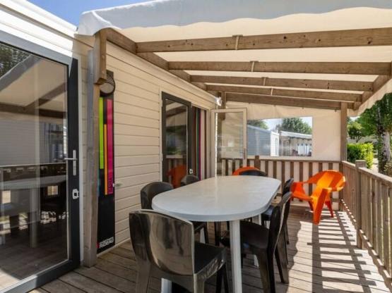 Mobilheim Privilège (2 Zimmer) 24-28m² + Holzterrasse (Neuheit 2016 - 10 Jahre)