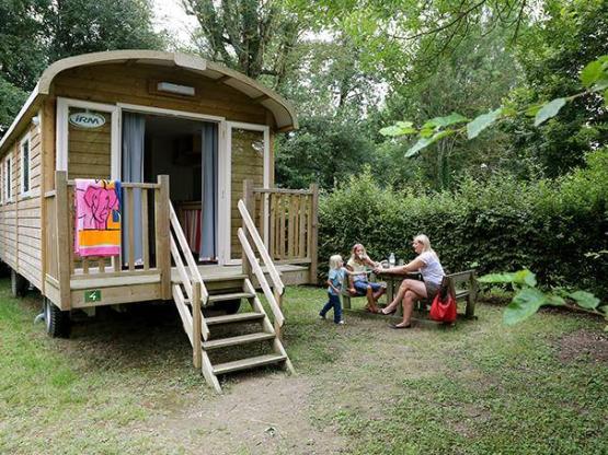 Roulotte (2 adultes et 2 enfant jusqu'à 12 ans)